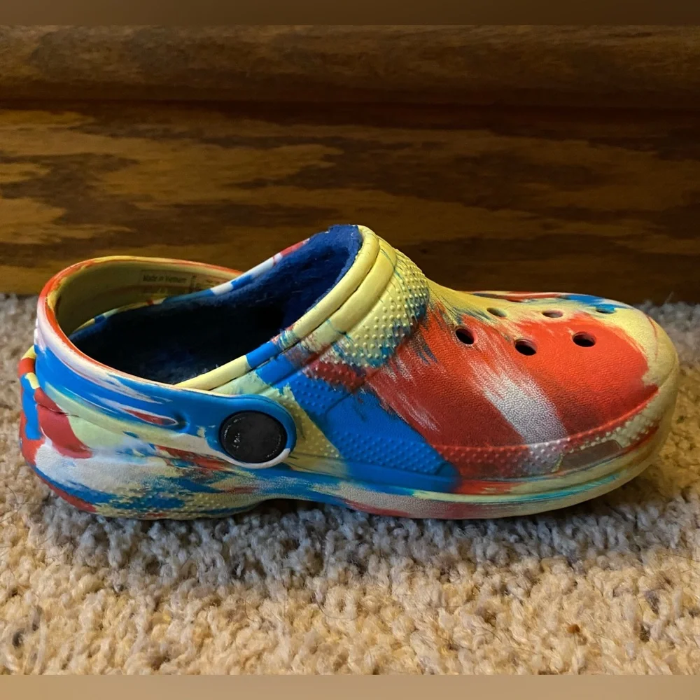 CROCS tie dye